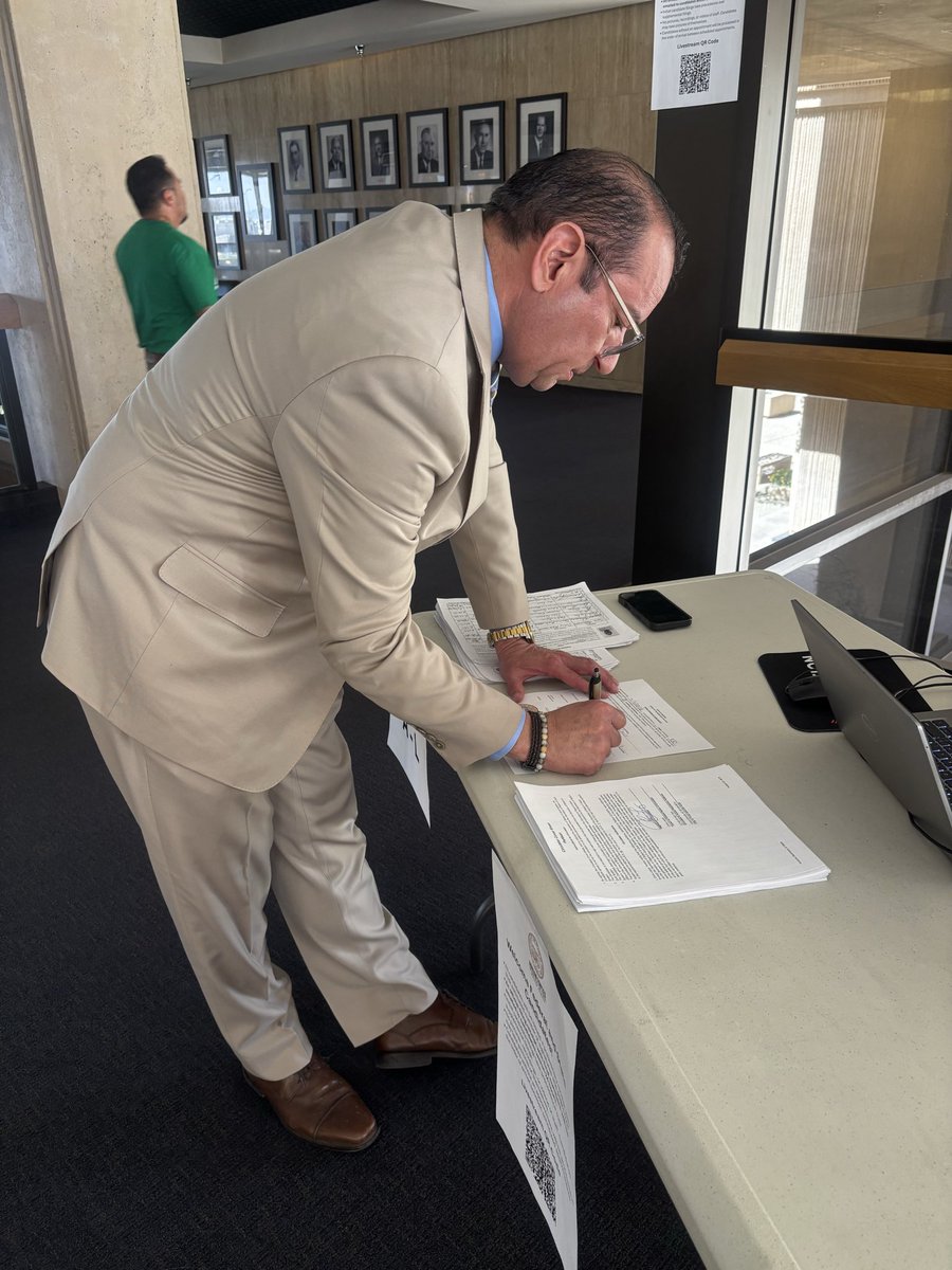 LopezForArizona tweet media