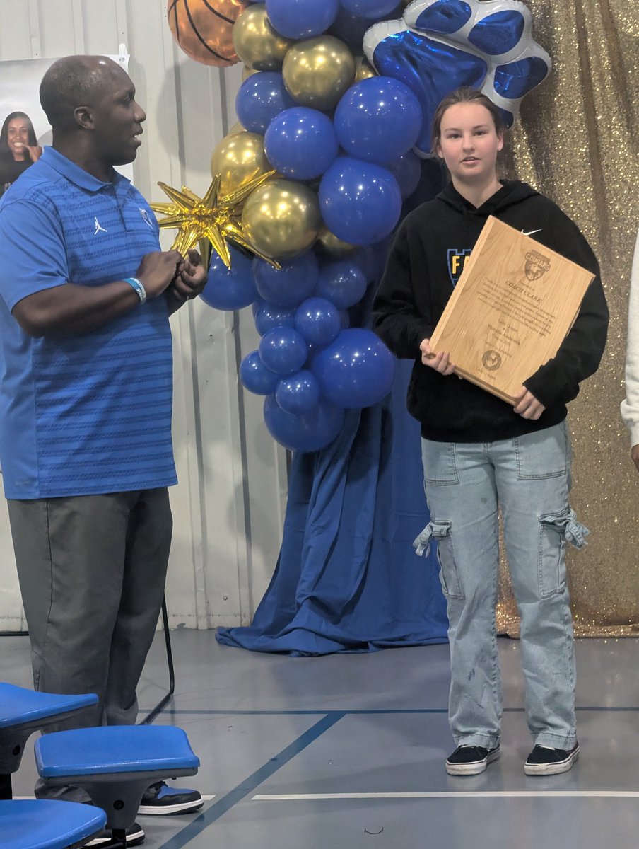 Vicky_CA_2026's tweet photo. Last highschool basketball banquet.....lots of laughs and memories shared.
Received the spirit award!
Thanks coach for the last 4 years. Trust the process!! https://t.co/k12YVeAC0b