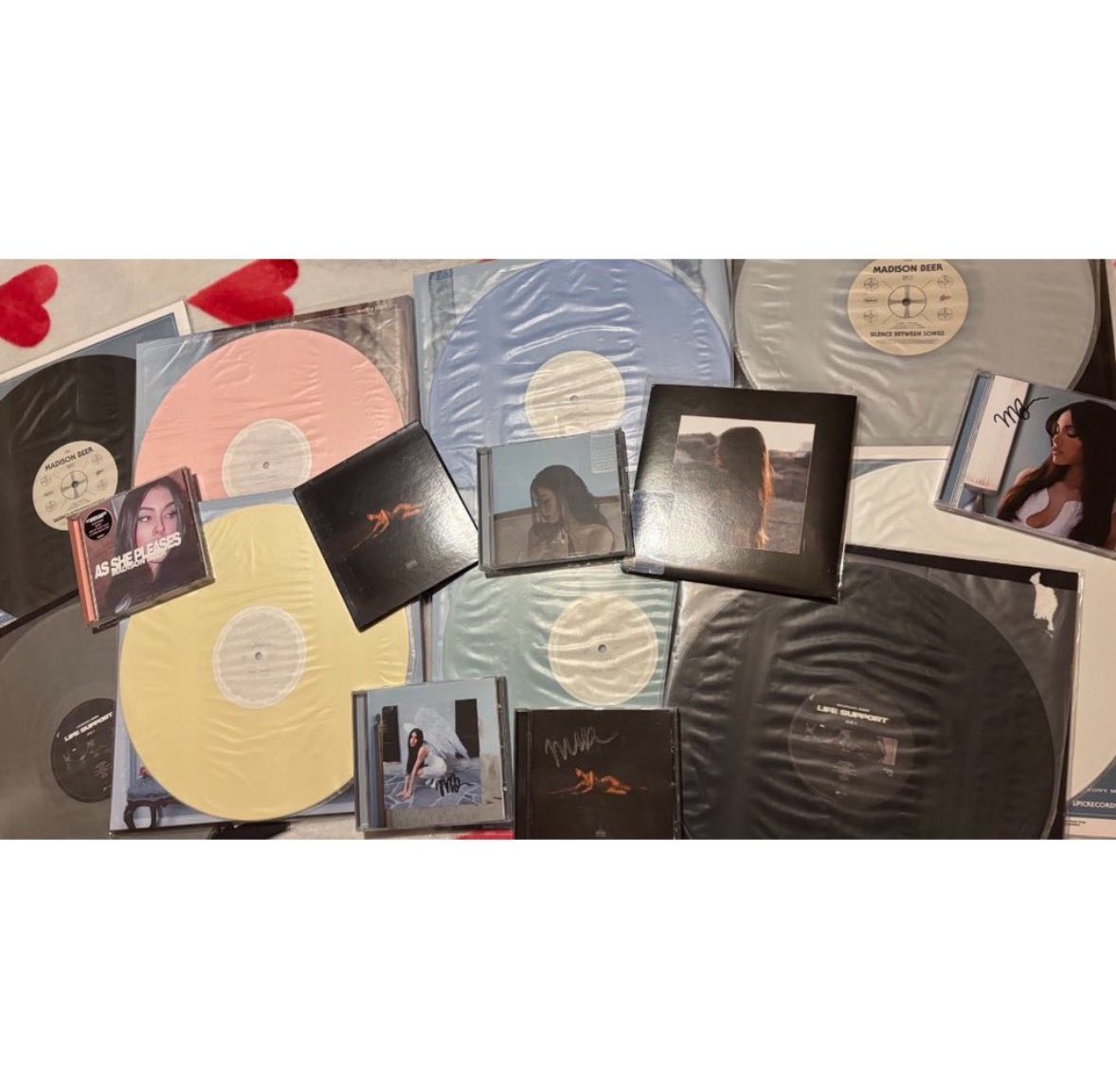 𝐍𝐚𝐨𝐦𝐢 tweet media