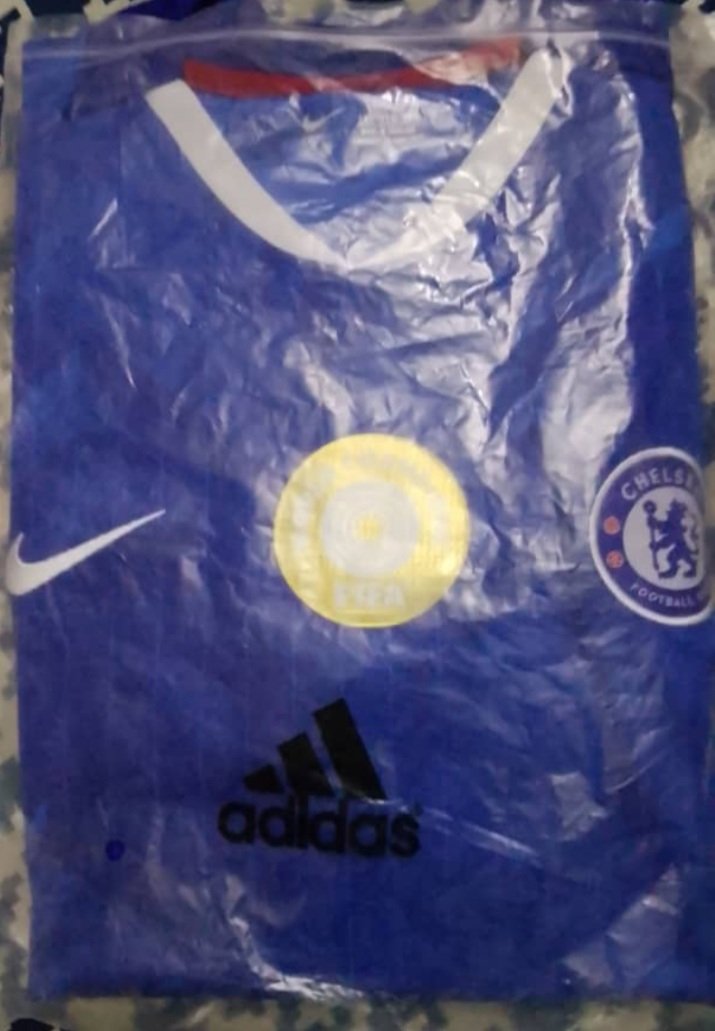 I_geraldinho's tweet photo. Brand new Jersey I bought to gift a Chelsea fan on his Birthday and well crested from @OgaSammyShop,@OgaSammyWejinya. The no.1 sport shop in Ph. https://t.co/mK4jPyVXCx