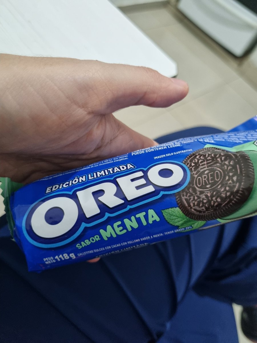 Nos sentamos a merendar con mis compas de turno
*una triplehijueputa*: