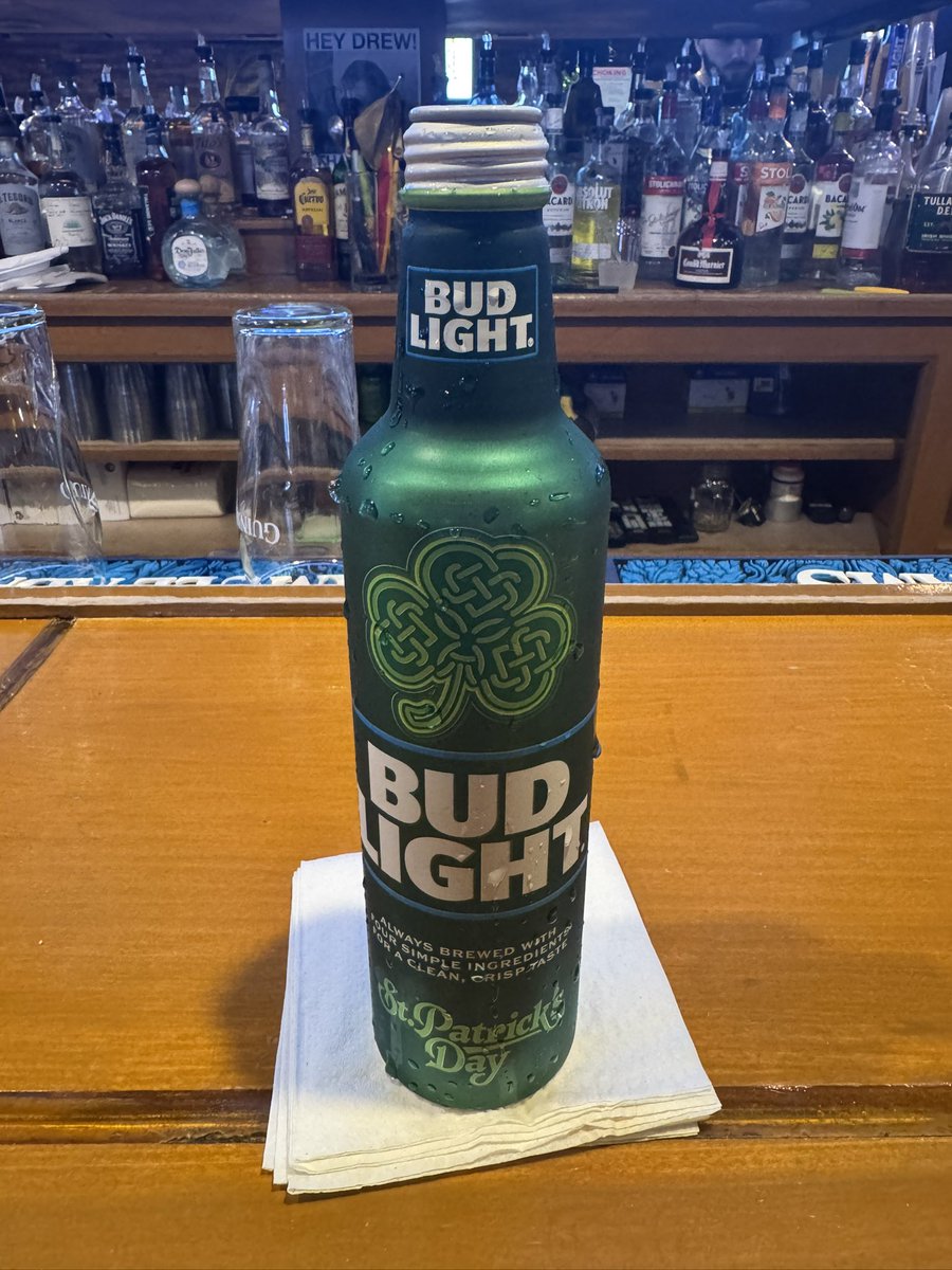 JJTheRetro tweet media