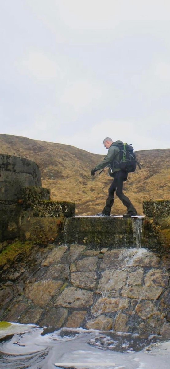 paulfrewDUP's tweet image. Crossing the sluice at Lough Shannagh . #beautiful #mournes #NorthernIreland