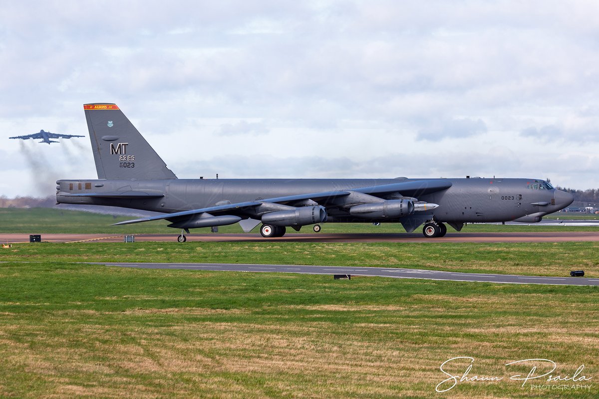 ShaunPsaila1's tweet photo. Some more bomber action from RAF Fairford during Operation #EpicFury, with my highlight being B-52Hs armed with AGM-158 cruise missiles. https://t.co/ah1j1EannX