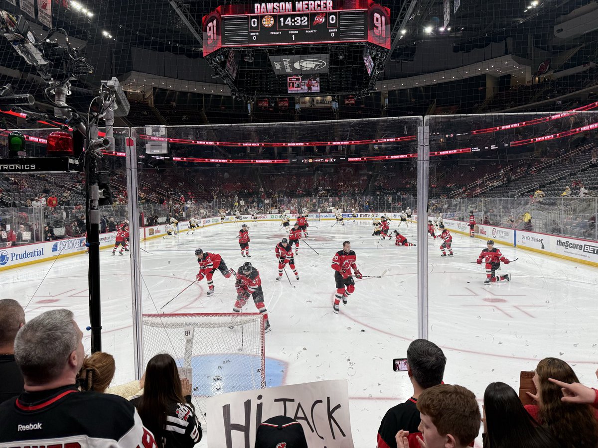 marvinfdes's tweet photo. Warmups underway at the Pru #NJDevils https://t.co/4pNYeUVVOf
