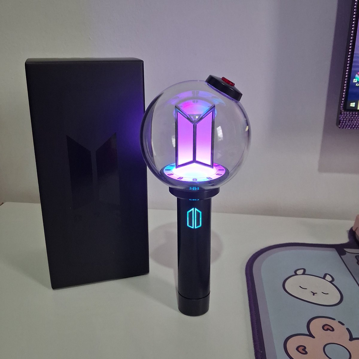 Melklyth tweet media