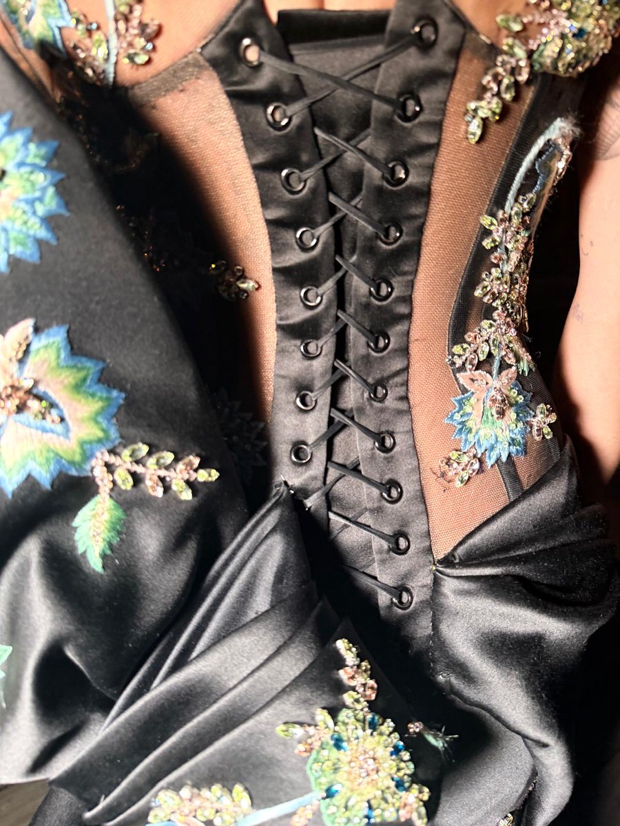 Rita Ora tweet media