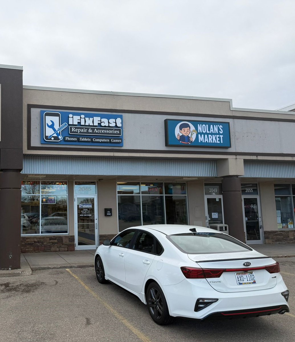 iFixFastWI's tweet photo. Cracked #iPad screen or slow #tablet? iFixFast offers fast, affordable repairs. Get #Screen, #LCD, #Battery, and #ChargingPort fixes, plus water damage, #Software optimization, and #motherboard repair.

#PhoneRepair #iPhoneRepair #TabletRepair #iPadRepair #PS5 #SunPrairieWI https://t.co/cvL0M8LsXP