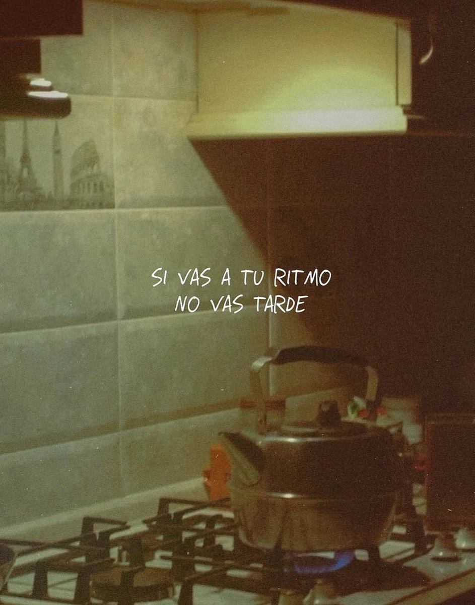Yaconic's tweet photo. Hay que creernos capaces de todo". Las reflexiones de @escritosrame son el recordatorio que necesitábamos para cerrar la semana: la vida es urgente y nuestro potencial es real. Menos miedo, más presencia. 🧶🔥 #Ramé #ComoSiFuerasAMorirMañana #Yaconic https://t.co/47PCZ9WRdw