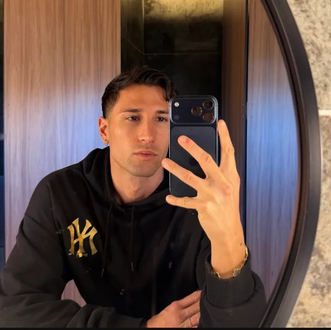 Chic@s Gianmarco quiere hacernos un video respondiendo a preguntas que le hagamos. 
Vamos a hacerles preguntas en Youtube e Instagram.
Quiero ver ese videito.😍💙
#6Gianmarco16M