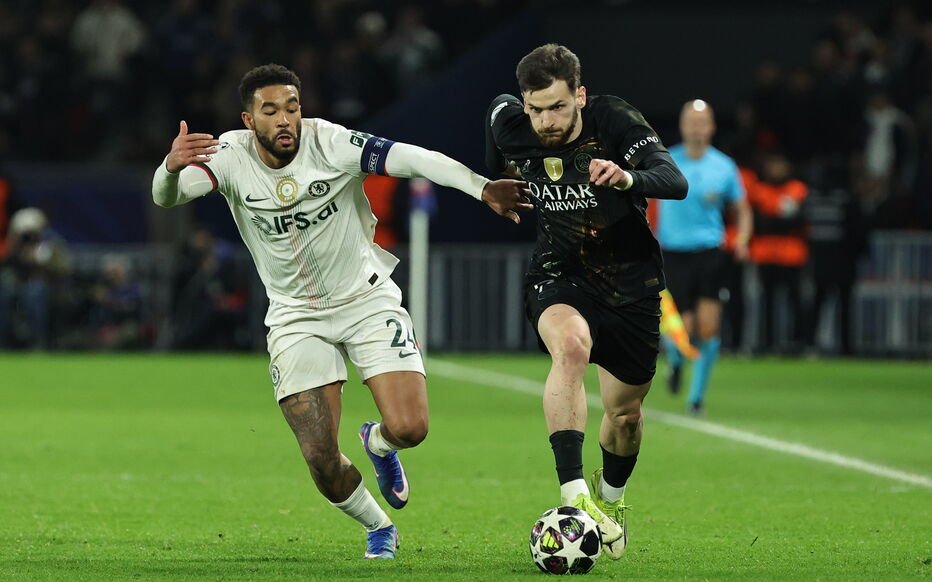AddedTimeFR's tweet photo. 🔵⚔️🔵 CHELSEA vs PSG - DEMAIN à Stamford Bridge! Les Blues doivent l'impossible: renverser le 2-5 de l'aller! Les Parisiens, champions en titre, ont un pied en quarts. Liam Rosenior va-t-il créer l'exploit? 🇫🇷🇬🇧 #UCL #Chelsea #PSG https://t.co/3WFcTAFHrL