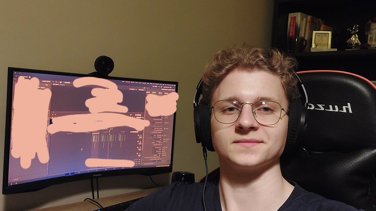 EditorPaul_'s tweet image. Few days ago one of my fitness eCom ads I scripted and edited turnt out to have a great hook, but then a lot of people left at 4s mark (after the hook).

I wondered why. I thought about that and it was likely a piece of visual that was making one specific part of the audience