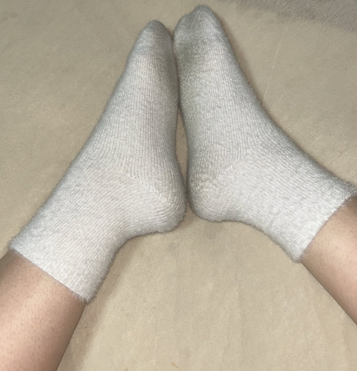Bellamiaano's tweet photo. Meine Füße haben das Verlangen danach ausgezogen zu werden! Schreib mir eine DM, Überzeug mich das du es verdient hast und ich verwöhne dich auf reichstem Geruch!🧦👣💸
3 Tage Socken!
45 Min zusätzlich auf dem Laufband! https://t.co/AYYjCxHGAU
