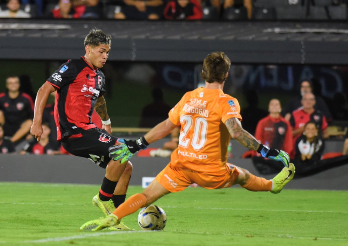 newells_info74 tweet media