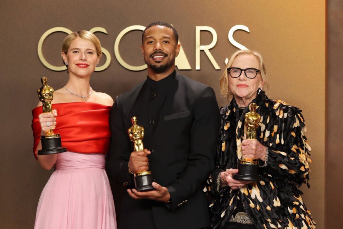 GoldenWinter_28's tweet photo. My Post-Oscars breakdown with Timothée deciding to tease Dune Part 3 - let’s begin this new season of madness!
https://t.co/SJVNRpVehb

#Oscars #Oscars98 #AcademyAwards #MichaelBJordan #Sinners #OBAA #EmilyBlunt #CillianMurphy #Daredevil #Dune3 #TimothéeChalamet #FilmTwt #Movies https://t.co/m2kfEhr0cK