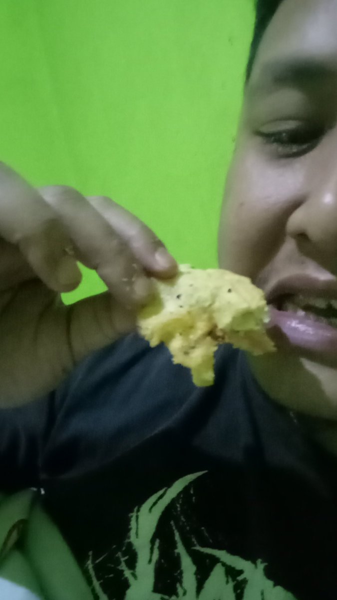 dapongkaseppp's tweet photo. anjing sugan teh geus magrib euy hudang sare jol ngenyoh gorengan https://t.co/bClRZtKqfS