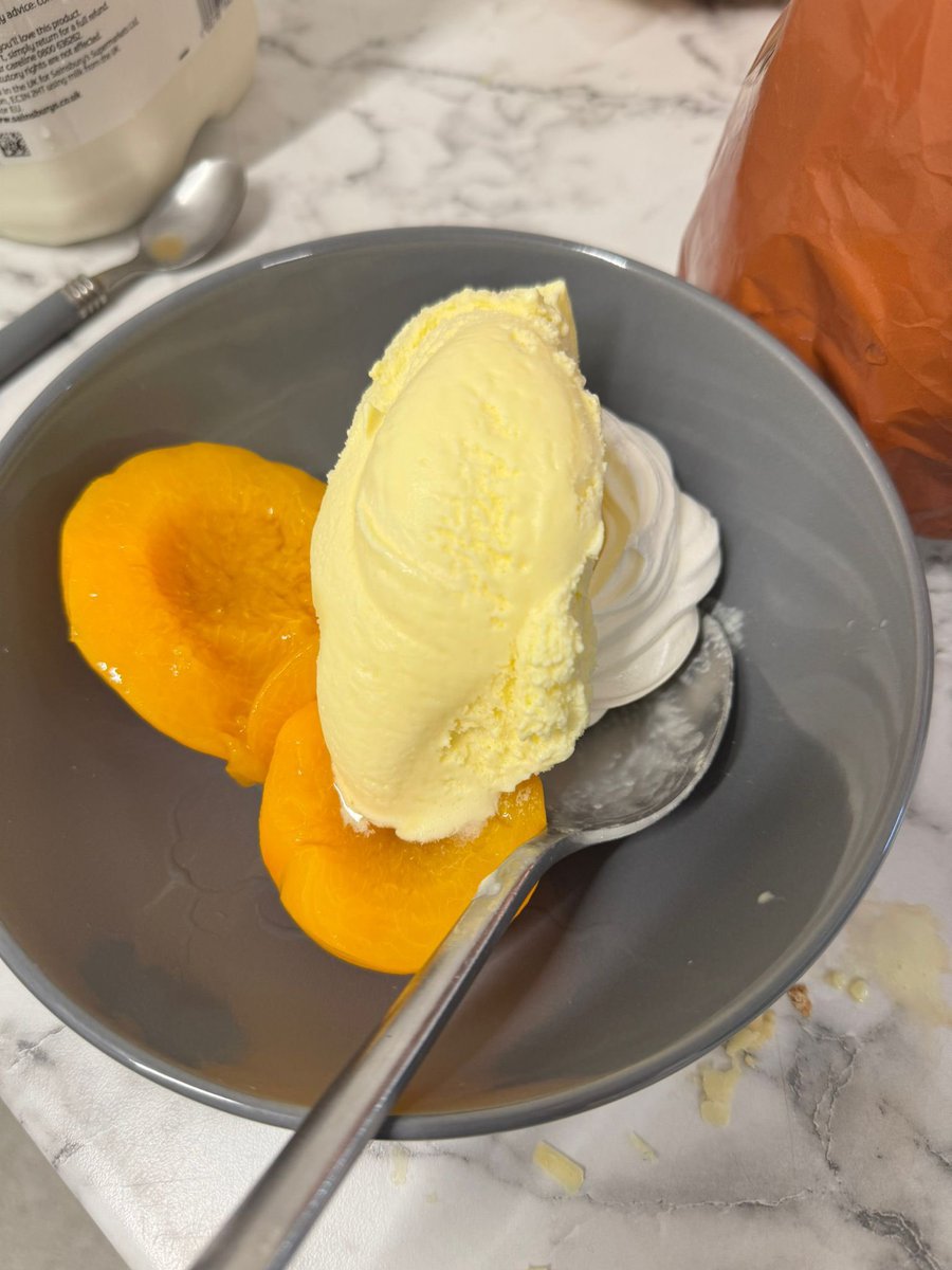 Huge thanks to our wonderful  Mish Mash Team lead by Ricci (Purple) who volunteered to cover our Mothers Day Drop-In yesterday. Over 30 guests enjoyed Pasta Bolognaise Bake  with Garlic Bread &amp; Salad followed by Peaches on Meringues with Ice Cream!