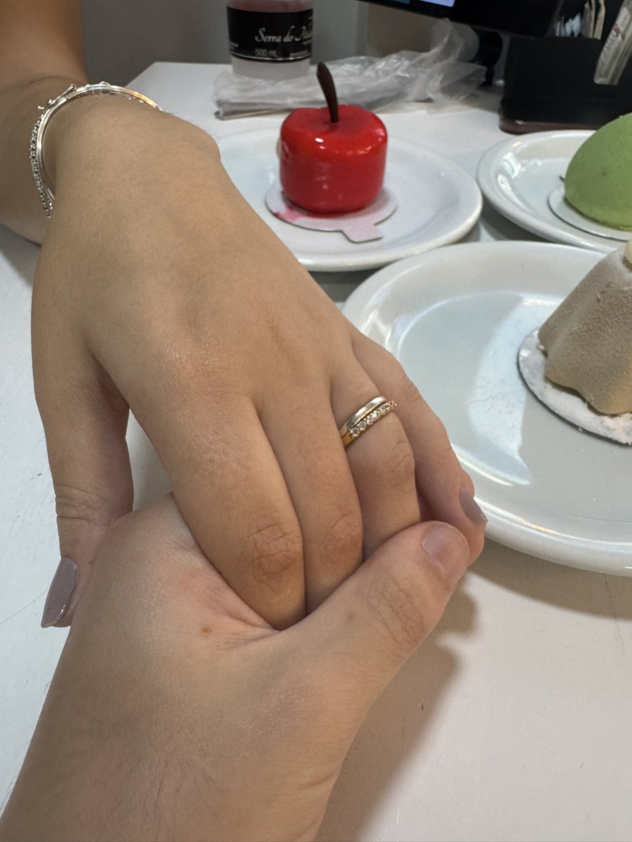 mtalipio's tweet photo. Gostaria de falar que: 

Se a @Nadjapm não tivesse gravado o programa comigo quando apareci no Faustão não teria conhecido a Duda

Consequentemente, venho a todos informar: Nosso Casamento é no fim de abril 

Oficialmente a meta coxa branca está sendo realizada https://t.co/IidnG8THaf