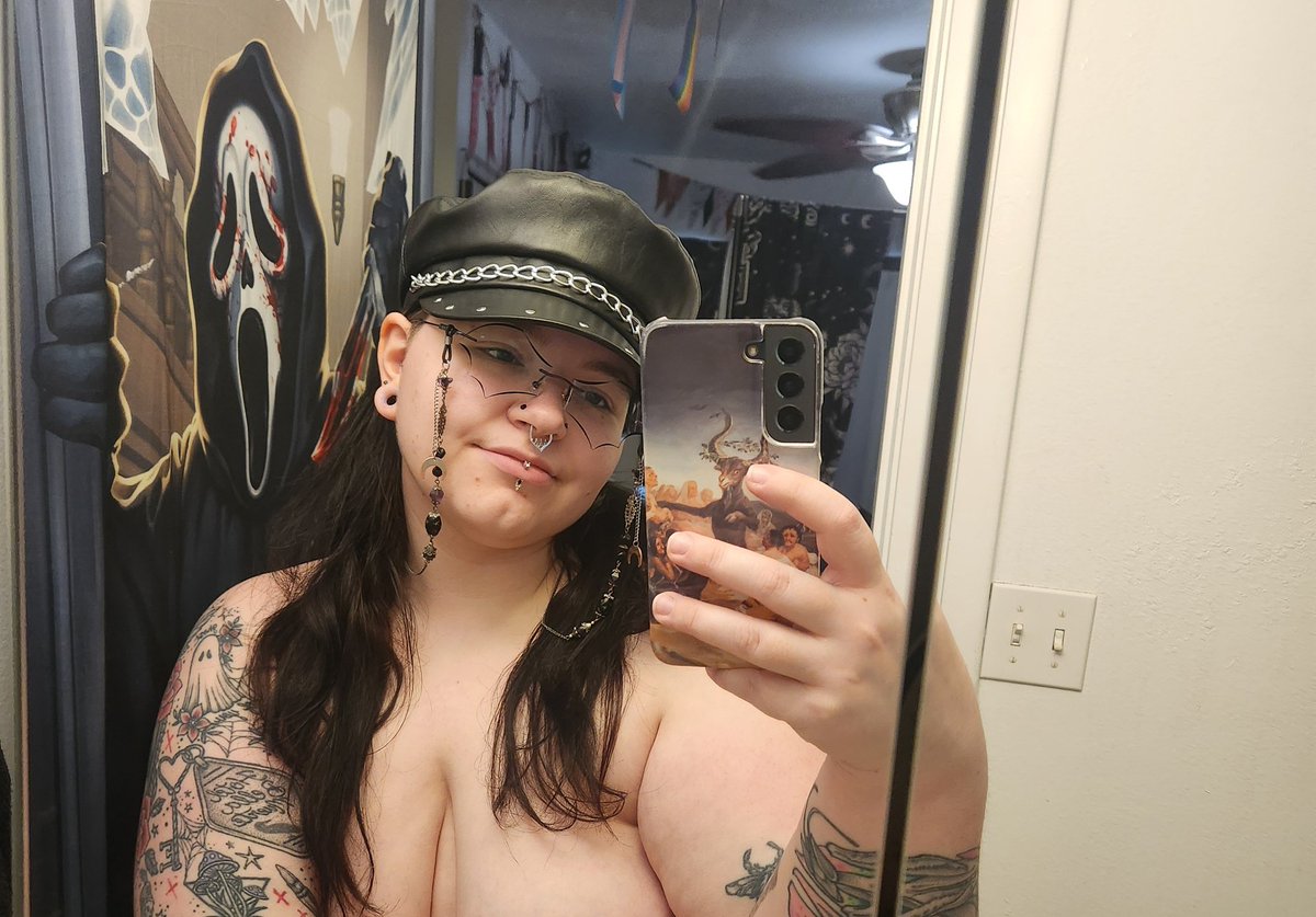 thicccmonster's tweet photo. #nsfwtwt not new, just trying to get more traction   
♡ I'm Grimm
♡ they/them
♡ femme alt creature
♡ bisexual/nonmonogamous
♡ kinky + sex positive
♡ free OF 😈
♡ like and retweet if you wanna be oommfies https://t.co/AmSJqixJwD