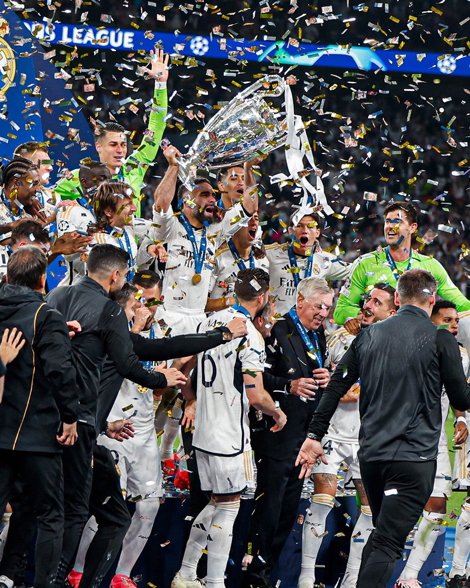 Sergio_RMCF1994's tweet photo. Otro documental audiovisual para la historia, el Real Madrid es único, el rey en su imperio. No habrá nada igual.🤍⚽️ https://t.co/mrapYMSV6x