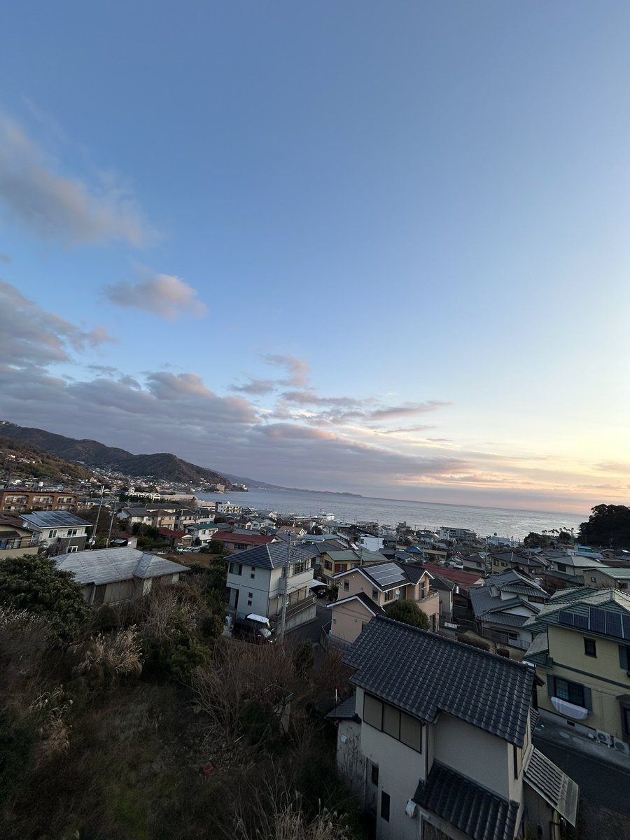 ka___zzzz's tweet photo. 今日から、全SNSログアウトしてみます。

この情報に溢れた世の中で、ソーシャルメディアをシャットアウトしたら自分の人生にどれだけ影響があるのか、初めは1ヶ月だけ試してみようと思います。

SNSデトックス、はじめます！
バイバイ〜また1ヶ月後！ https://t.co/jpYgkHERjj