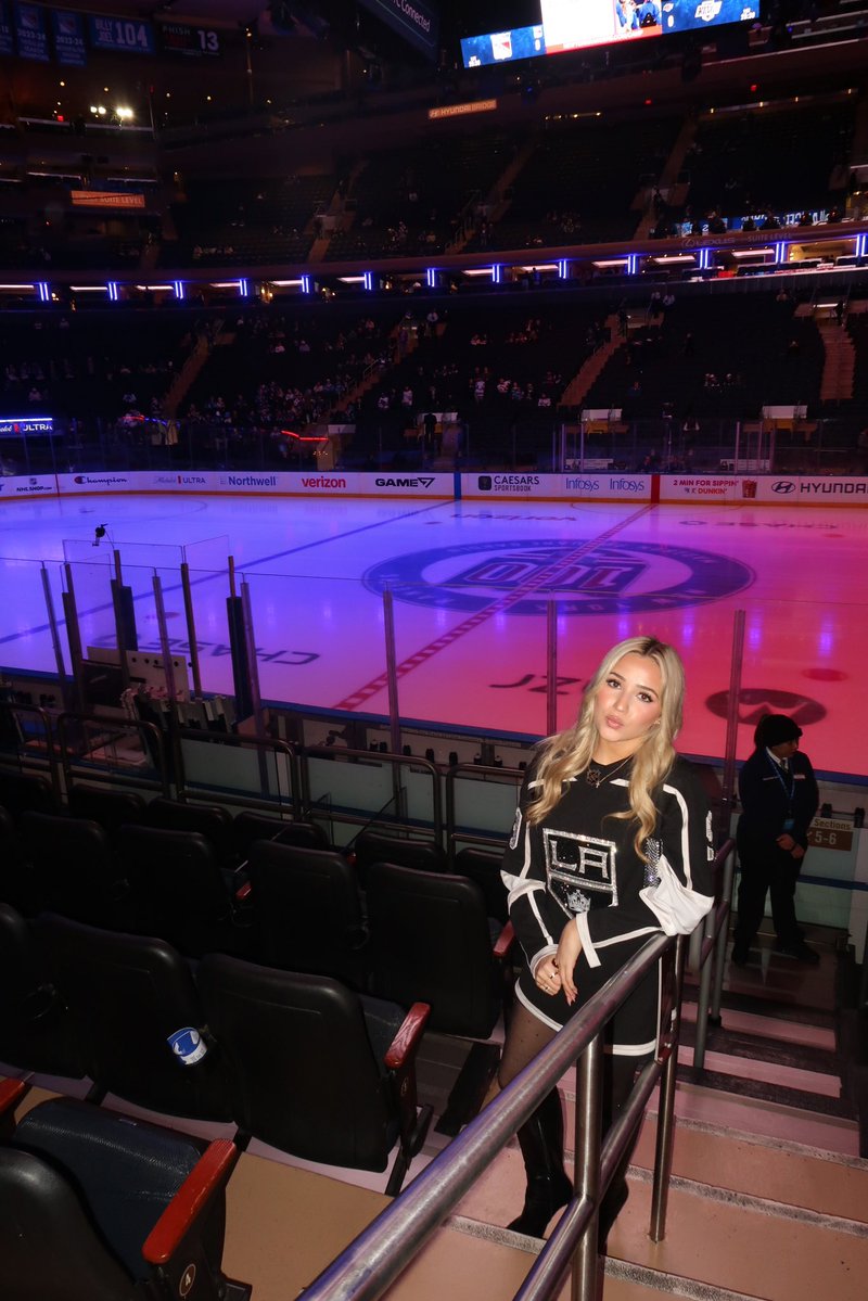 alexandra tweet media