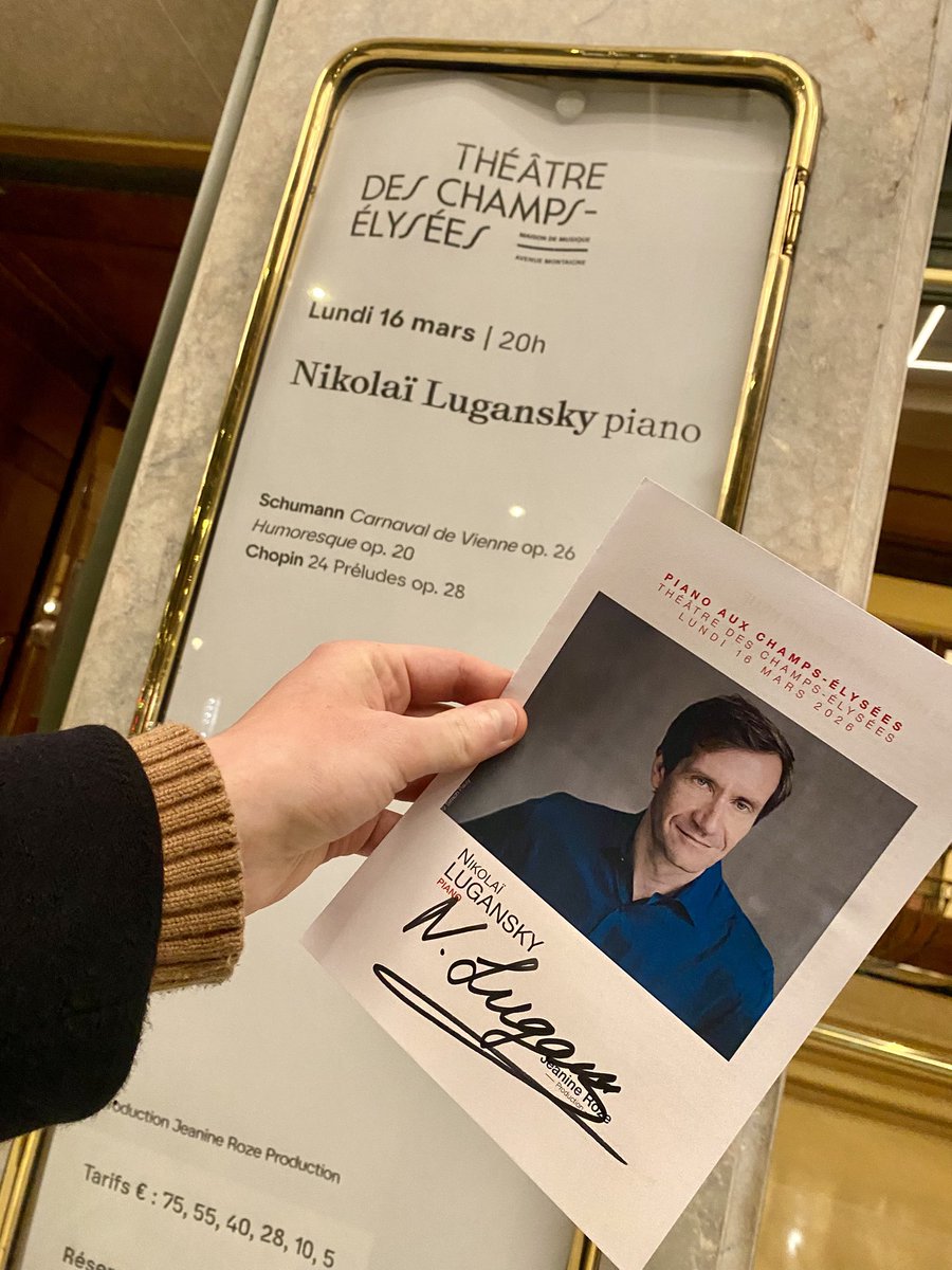 Guiguiii94's tweet photo. Foule, ovations et rappels des grands soirs #TCEopera quasi complet pour le grand #Lugansky !
Schumann hypnotique (Carnaval de Vienne et Humoresque), Chopin aussi poétique que pudique, contrechants, rebond, sonorité… 3 bis Mendelssohn Rachma et Fantaisie-Impromptu exemplaire ! https://t.co/BTIzVNSGTd