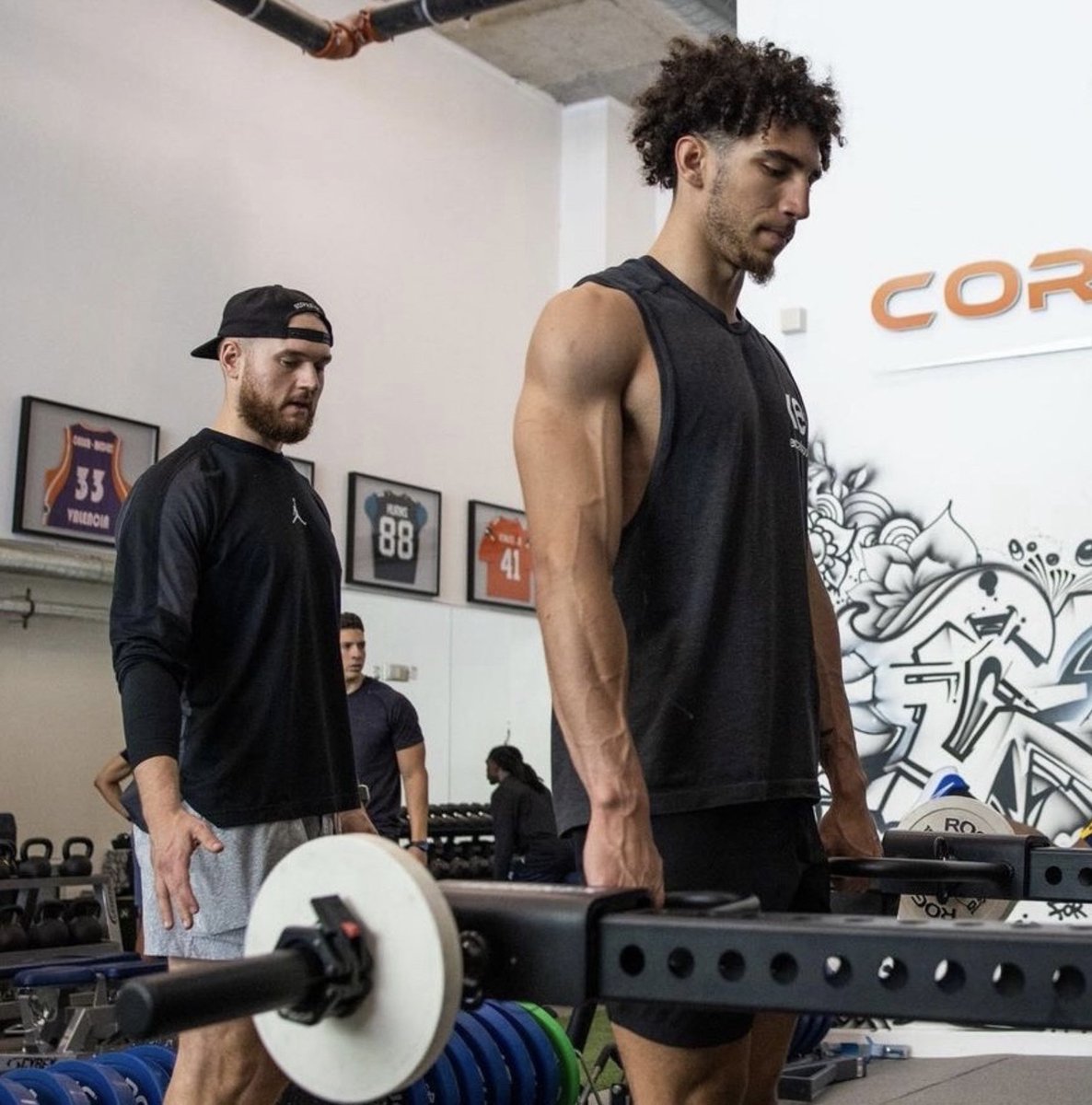 Evan Massey tweet media