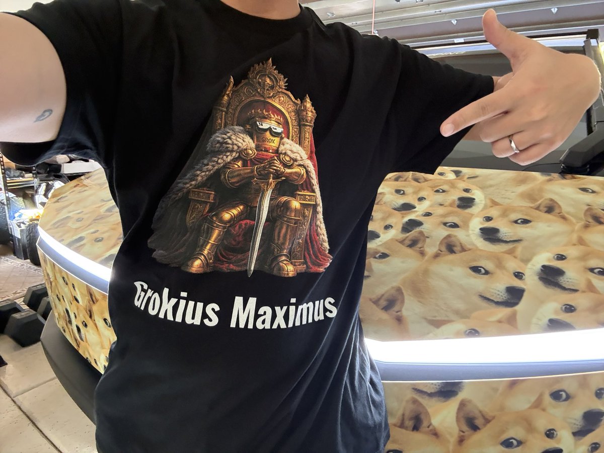 mtaher_NFT's tweet photo. @elonmusk @art_muse Grokius Maximus ⚔️ https://t.co/Iy0kx696zU
