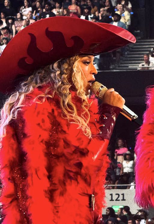 Cowboy Carter Tour Outfits 𐚁 tweet media