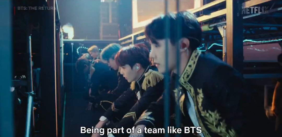 vjoonism's tweet photo. 10 seconds into the trailer and i already have tears streaming down my face. oh my god. https://t.co/1iODLZhGhx
