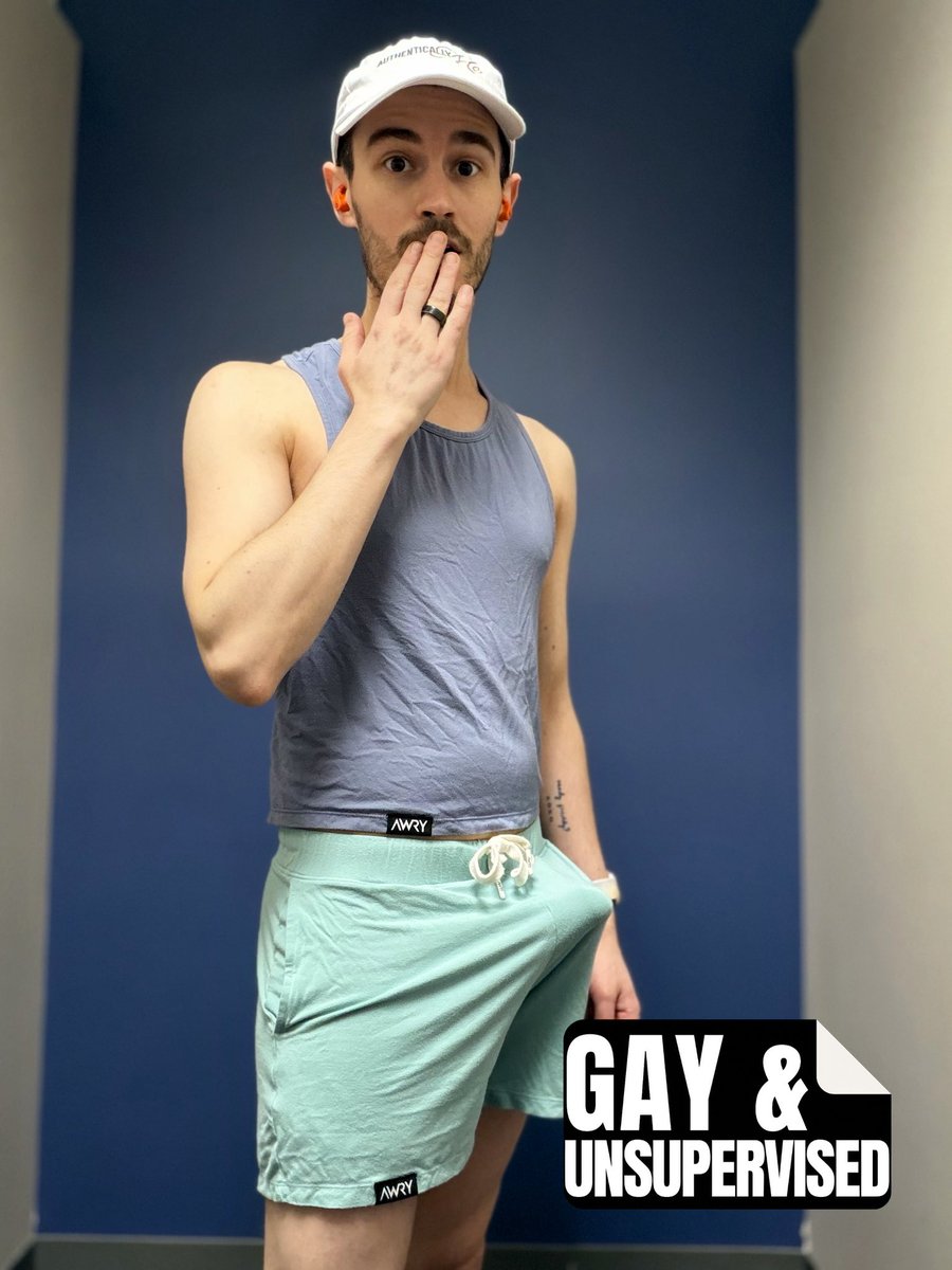 GayAndUnsupervised tweet media