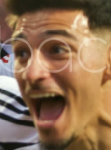 jeanmoreman's tweet photo. @VictacorDeLa No sé por qué le han dejado a este jugar con gafas https://t.co/qYsCTbKDe0
