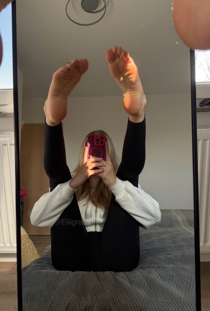 ElliGray tweet media