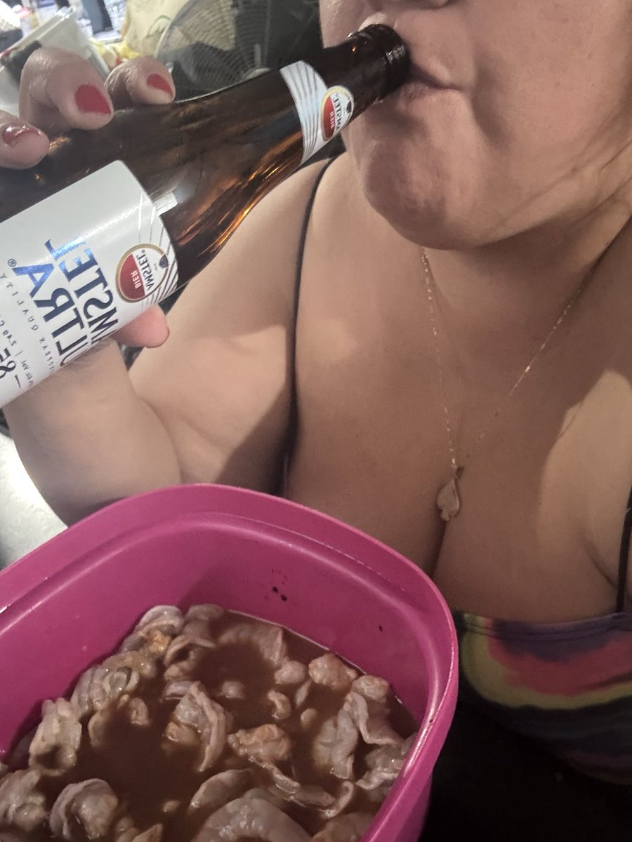 Alguien quiere? Aguachile, una Ultra o chichi jajajajaj saludos #hotwiferegia #swingersméxico #bbw