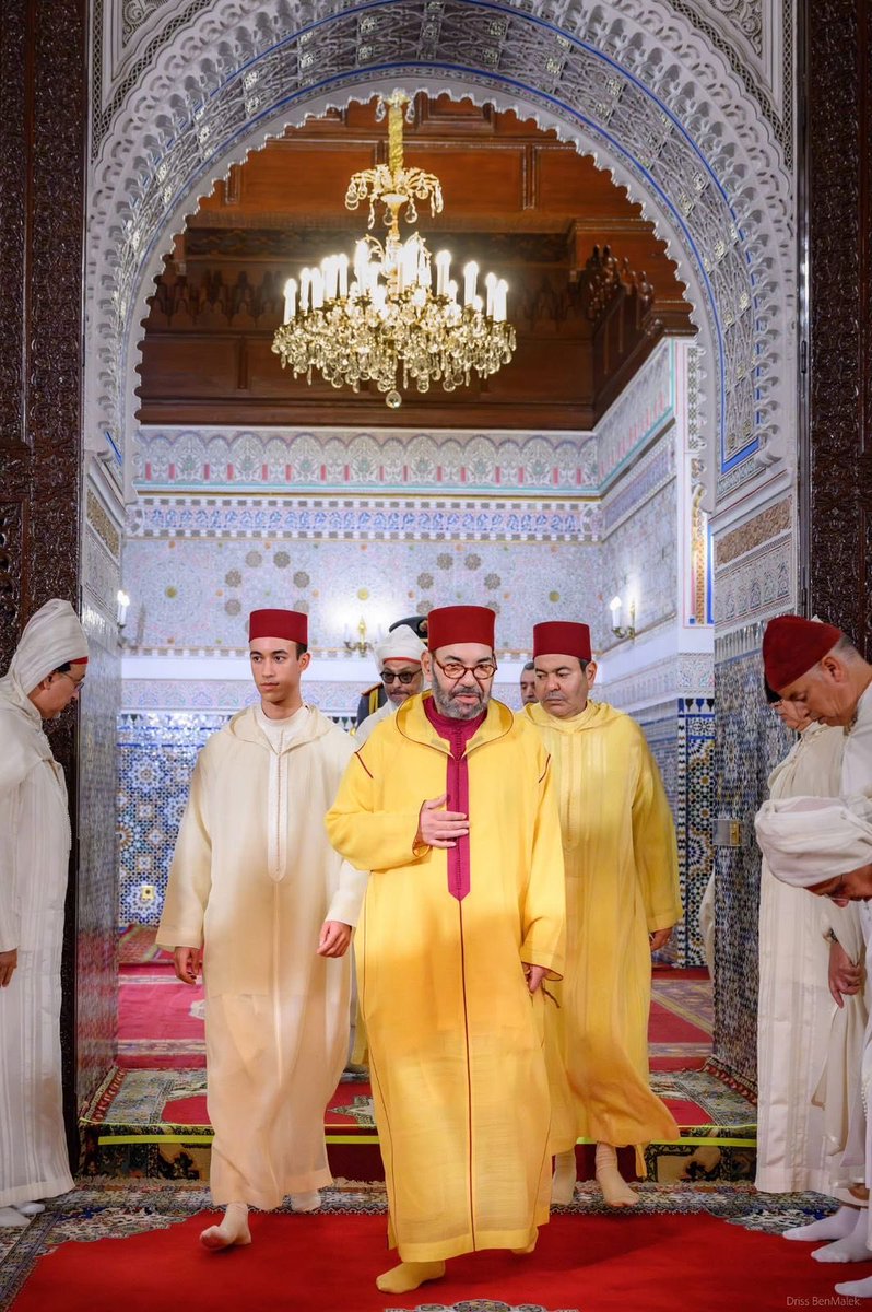F_ElMansouri's tweet photo. أمير المؤمنين يترأس بالقصر الملكي بالرباط حفلا دينيا إحياء لليلة القدر المباركة

https://t.co/5dmpE3sgBq https://t.co/T7ApahHzg2