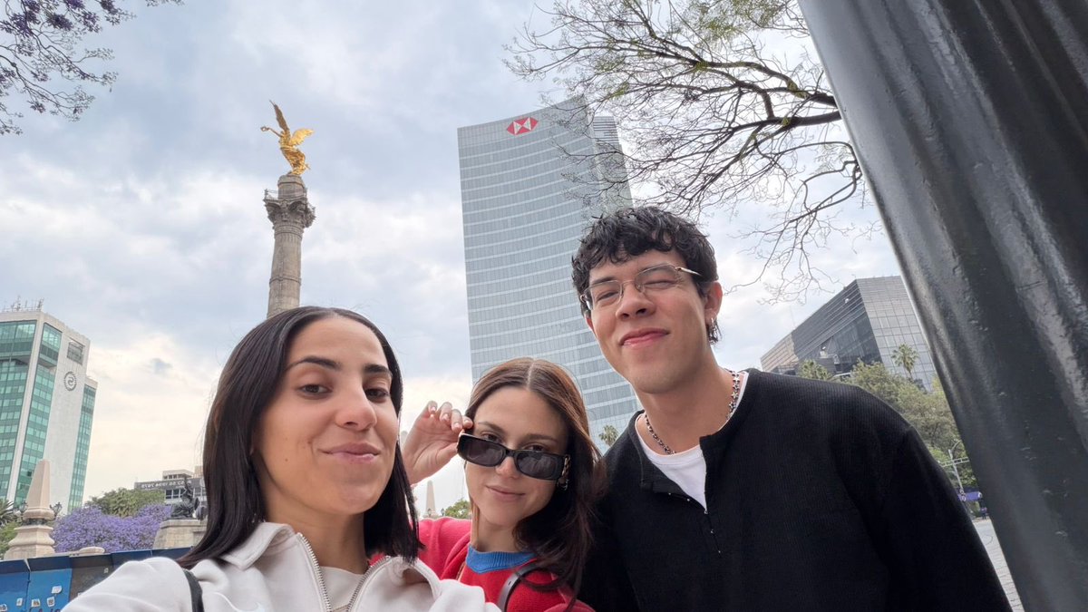 Cher🐝 tweet media