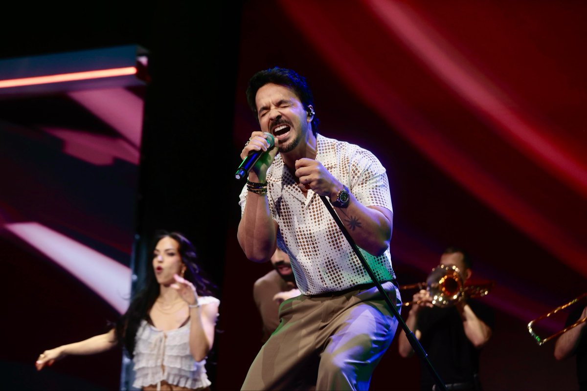 Luis Fonsi tweet media
