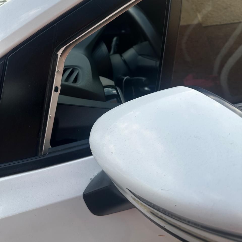 GalileoMx_'s tweet photo. ‼️IMPARABLES LOS CRISTALAZOS EN PUEBLA‼️ 

De acuerdo con información de @24HorasPuebla, los delincuentes desmantelaron un automóvil en 45 minutos. Los hechos ocurrieron en la calle 13 Oriente, esquina con la 30 Sur. (zona del Parque Ecológico)

¡La víctima reportó pérdidas por más de $34,000! 💸

Fotos: 24 horas Puebla