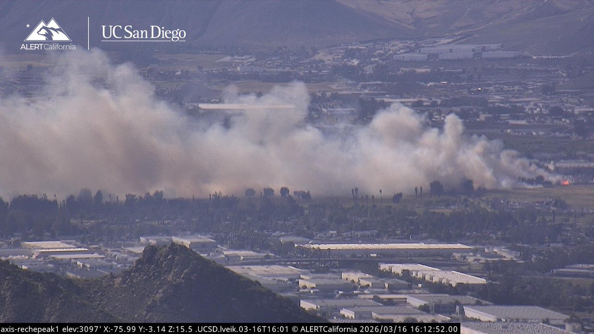 DanielFireTruck's tweet photo. Unknown acreage on the #MainStreetFire itโs going to be a Building Fire of some sort with spotting into nearby Vegetation, 20 additional engines any type were requested.
Still nothing on the Copter yet. https://t.co/AEAAW7EMN9