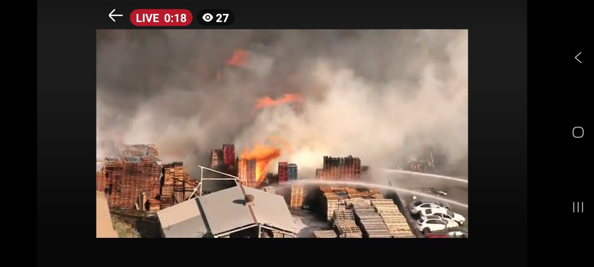 EmergencyStream's tweet image. 🚨 🔥 #BREAKING | CA | Riverside | Massive structures on fire | #Watch #Live w @EmergencyStream: facebook.com/share/v/1DiCUj…