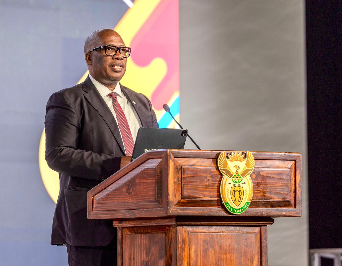 Panyaza Lesufi tweet media