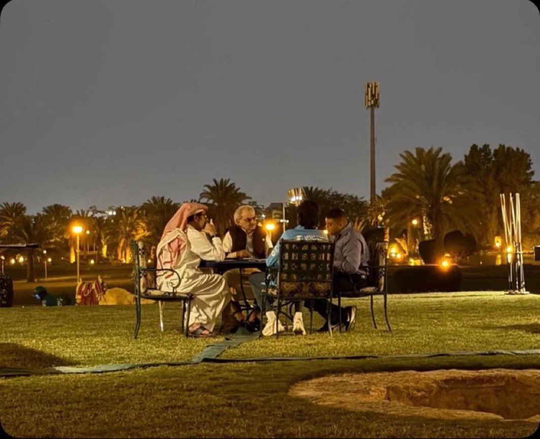 أبو فيصل tweet media