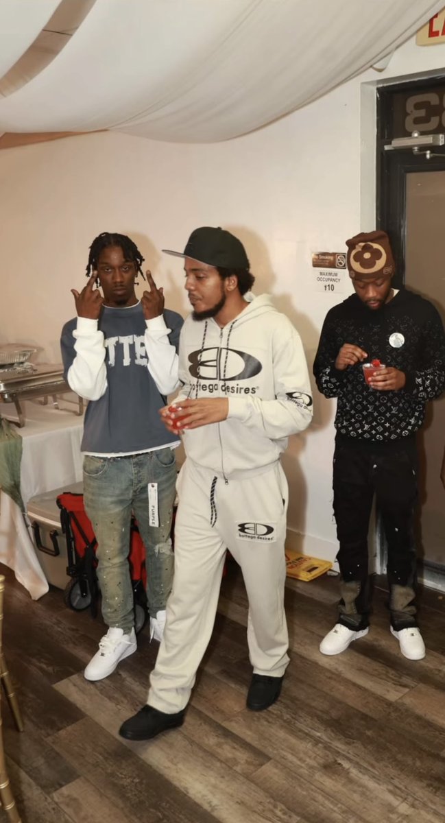 rip_m6's tweet photo. 10 years plus 🫶🏿🫶🏿🦅🦅🥷🏿🥷🏿🔥🔥 @Coolaihh_Von @ForeignAihhNeno https://t.co/Zm7qQeg7M8