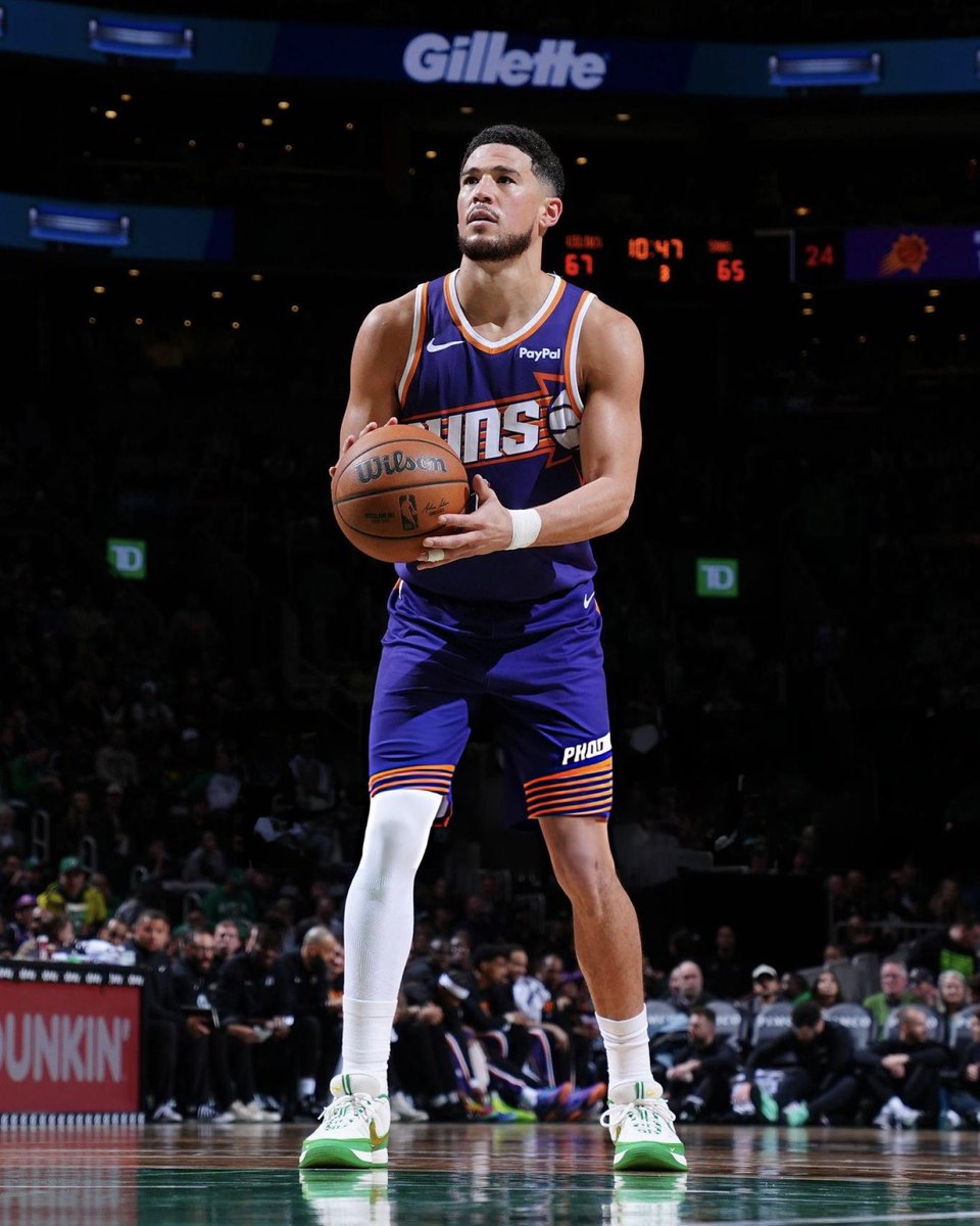 CGBBURNER's tweet photo. Devin Booker tonight vs Celtics:

- 40 Points
- 3 Rebounds
- 6 Assists 
- 60% FG (15/24)
- 100% FT (8/9) https://t.co/54GaaUjb0t