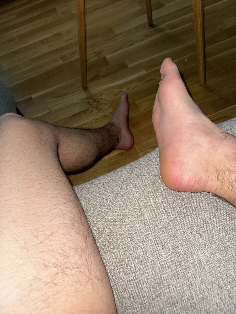 JustinV44632's tweet photo. 😏🦶 

https://t.co/o0hwogSus6

#Twink #GayBoy #OnlyFans #NSFW #Kinky #BDSM #FootFetish #GayPorn https://t.co/9DdeP6OcQ8