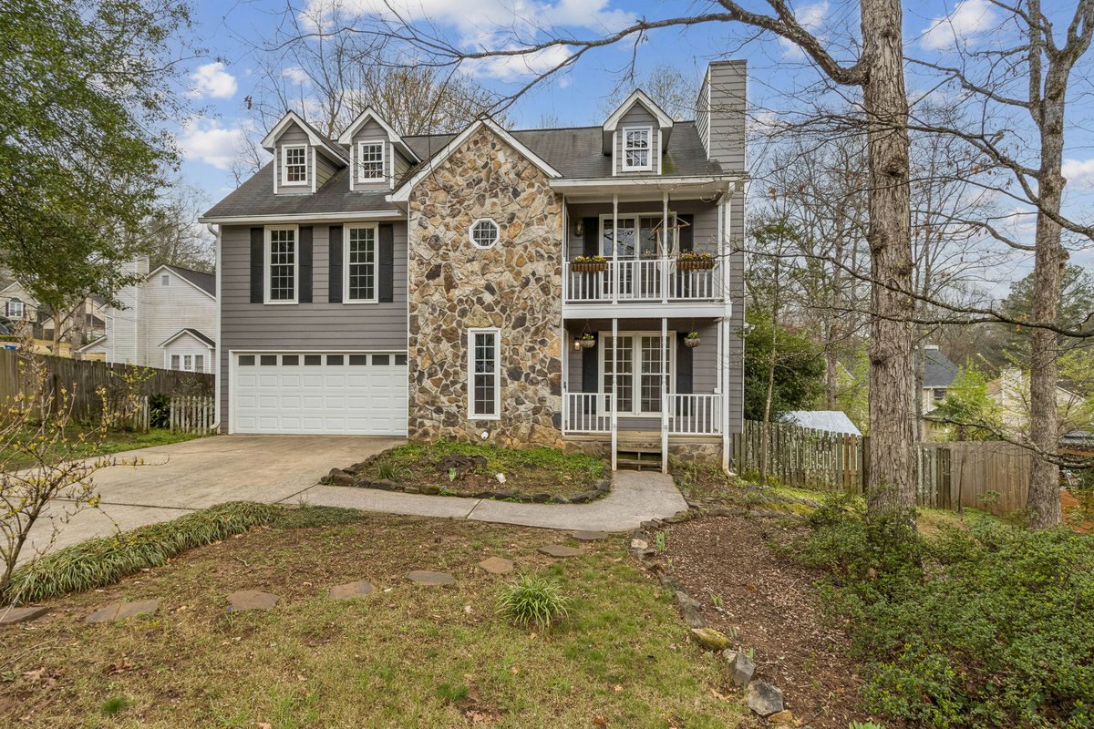 Living_StoneP's tweet photo. Great New Listing, only minutes to Downtown Lawrenceville! 3 Bedroom/2.5 Bath on a Cul-de-Sac lot. Vaulted Primary Bedroom with fireplace, hardwood floors &amp; private balcony https://t.co/R1H2U2YSgE https://t.co/iPlQqRA8Je