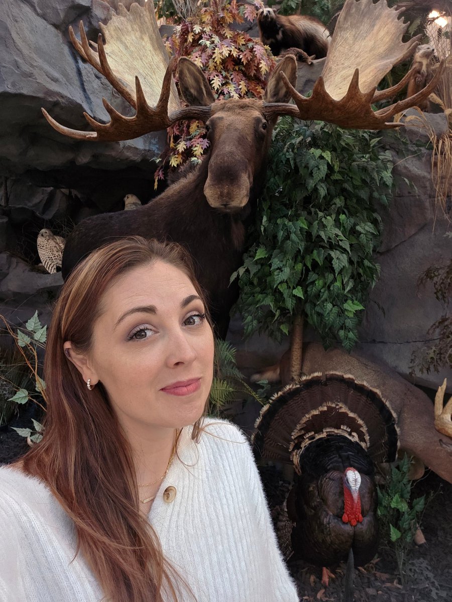 ChristinaDream7's tweet photo. Are you seeing the theme yet? 👀
Moose… Otter… and now the Stars ⭐🏒
Let’s go!!
#dallasstars #nhl #starsnation #texashockey #gamedayvibes #hockeynight #letsgoStars https://t.co/Pi5wBEZSPE