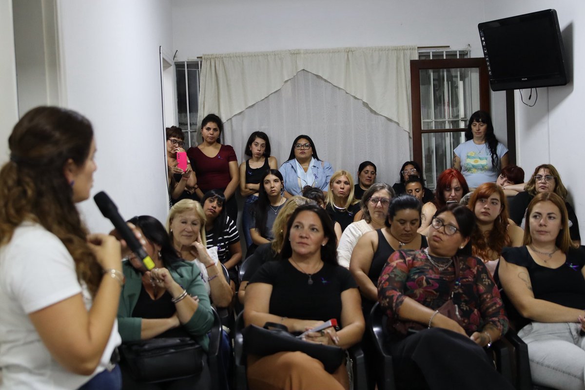 MujeresFRMoron's tweet photo. Tuvimos un encuentro en el marco del Día de la Mujer en Morón con la proyección de la Película Noble Igualdad que cuenta la historia de la lucha por el cupo Femenino en Argentina.
Contamos con la participación de las protagonistas de esta historia que nos  relataron su  lucha. https://t.co/7EtSbNVcbz