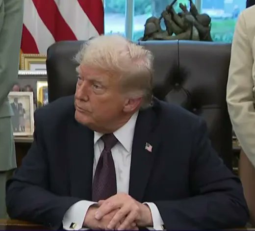 eldiario_net's tweet photo. Trump arremete contra medios que reportan bajas estadounidenses (19:20)
Lea la nota aquí: https://t.co/rdl0lKqIOT
#ElDiarioBo #Internacional #Trump #TrumpAdministration #EEUU #Irán #IA #LibertadDePrensa #furiaépica #Mundo2026 #ÚltimoMomento https://t.co/hEpgulQ2ek